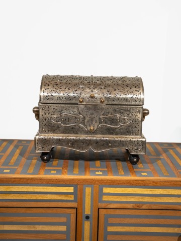Zephyr - Engraved Pewter Chest